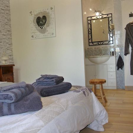 Bed and Breakfast Chez Michel Et Josette Le May-sur-Evre Exterior foto